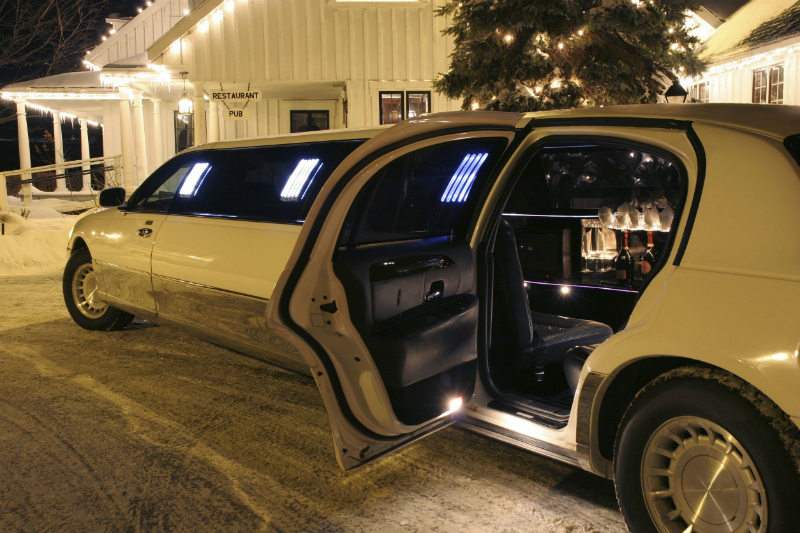 Three Ways to Enjoy a Limo Without Going to a Wedding or Prom